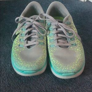 Nike womens shoes size 8 used